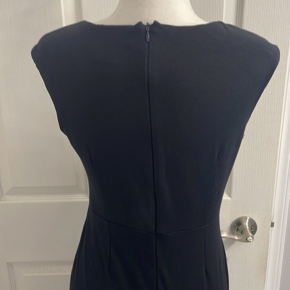 Frank Lyman Sleeveless Shift Dress Black Back Zip Women's Size 4 Stretch LBD - Picture 9 of 10